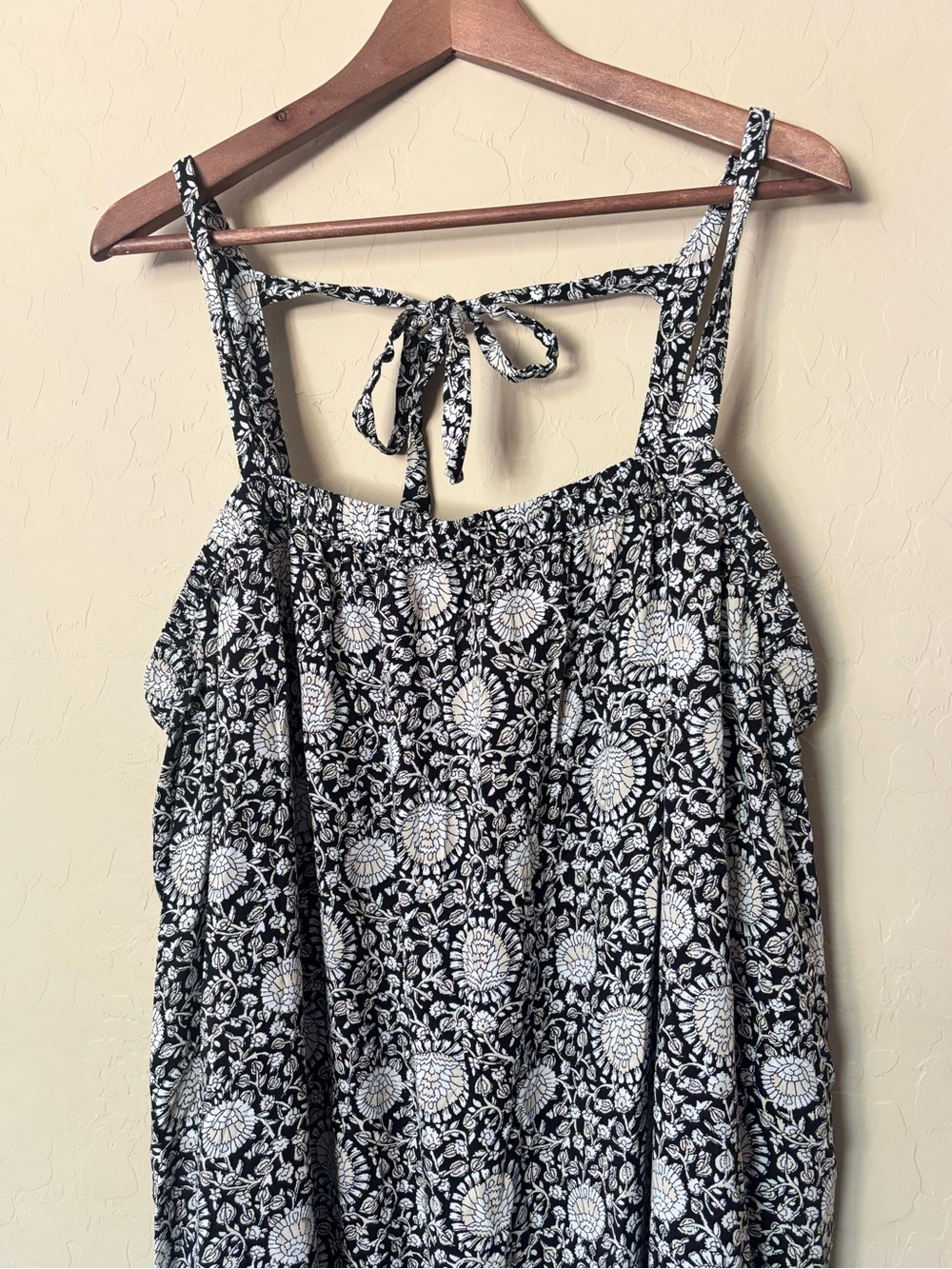 Old Navy Black and White Printed Tiered Maxi Dress | Hidden Pockets - Picture 6 of 6